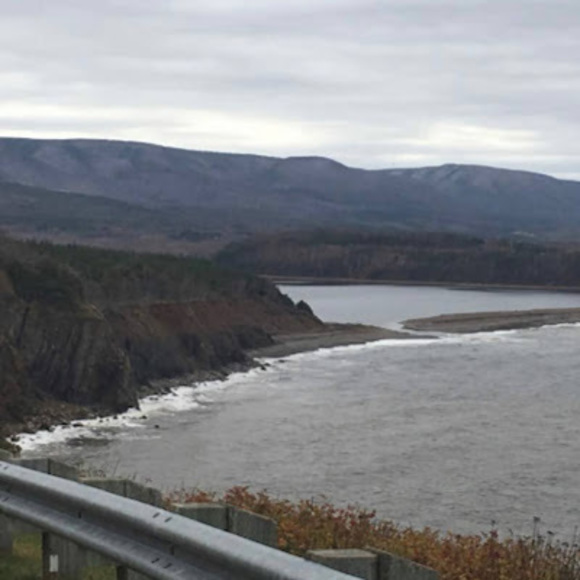 Meet your Posher, Sabrina - Picture 1 of 1